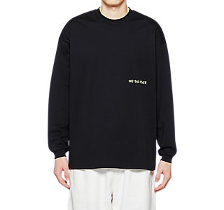 LONG SLEEVED GRAPHIC TEE